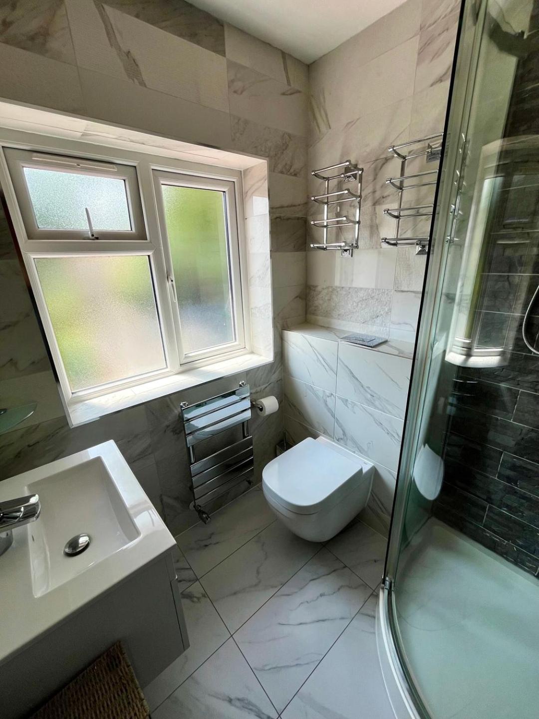 Ferienhaus Stylish 2 Bedroom House Wembley *