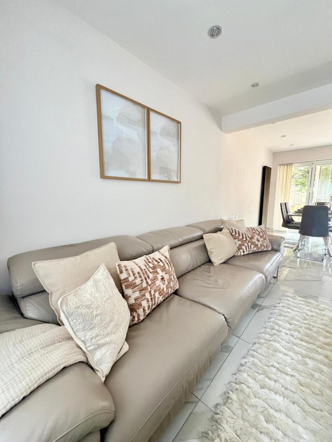 Ferienhaus Stylish 2 Bedroom House Wembley *