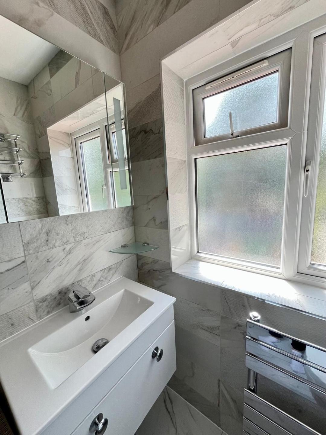 Ferienhaus Stylish 2 Bedroom House Wembley London