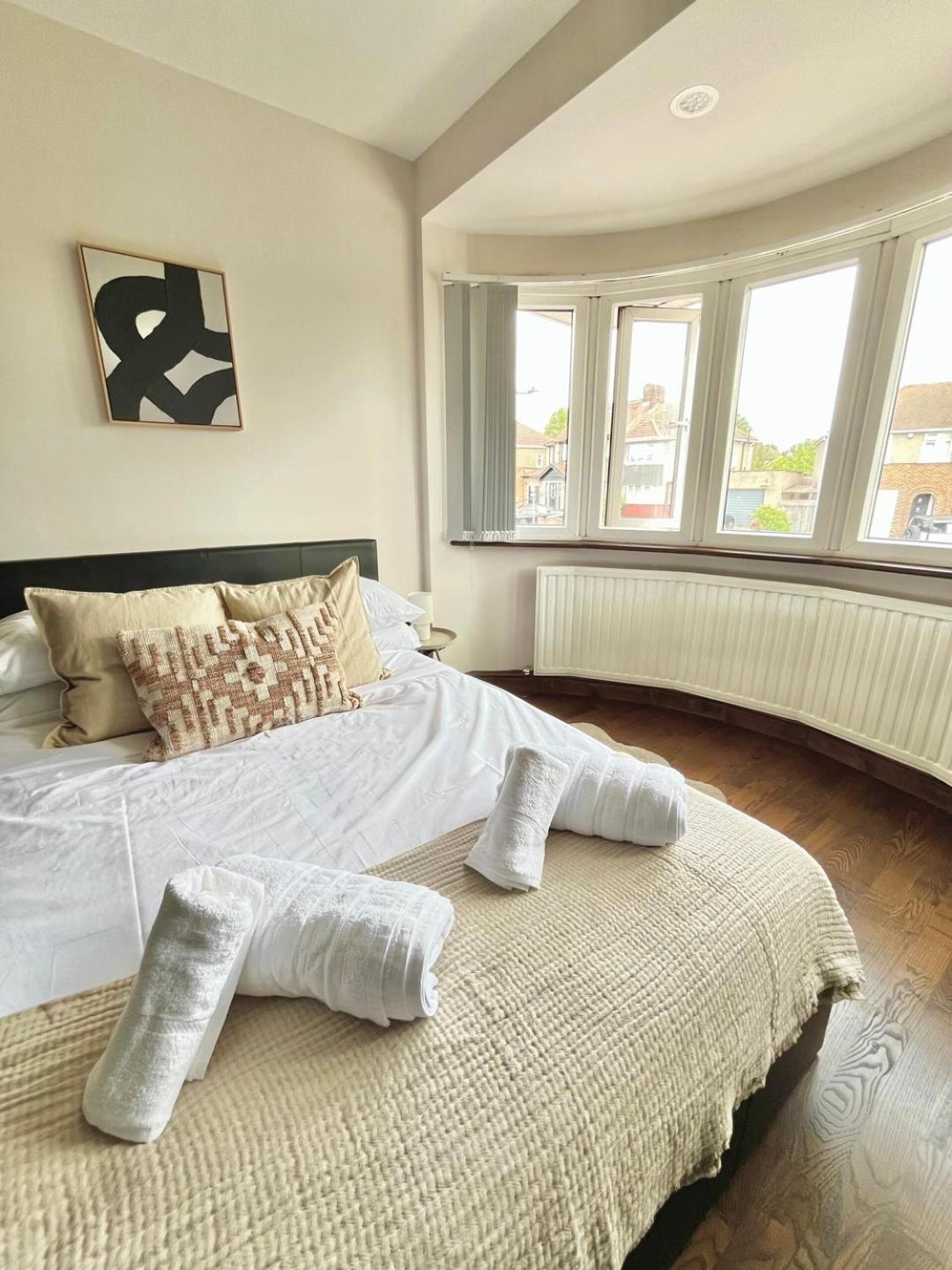 Stylish 2 Bedroom House Wembley Ferienhaus *